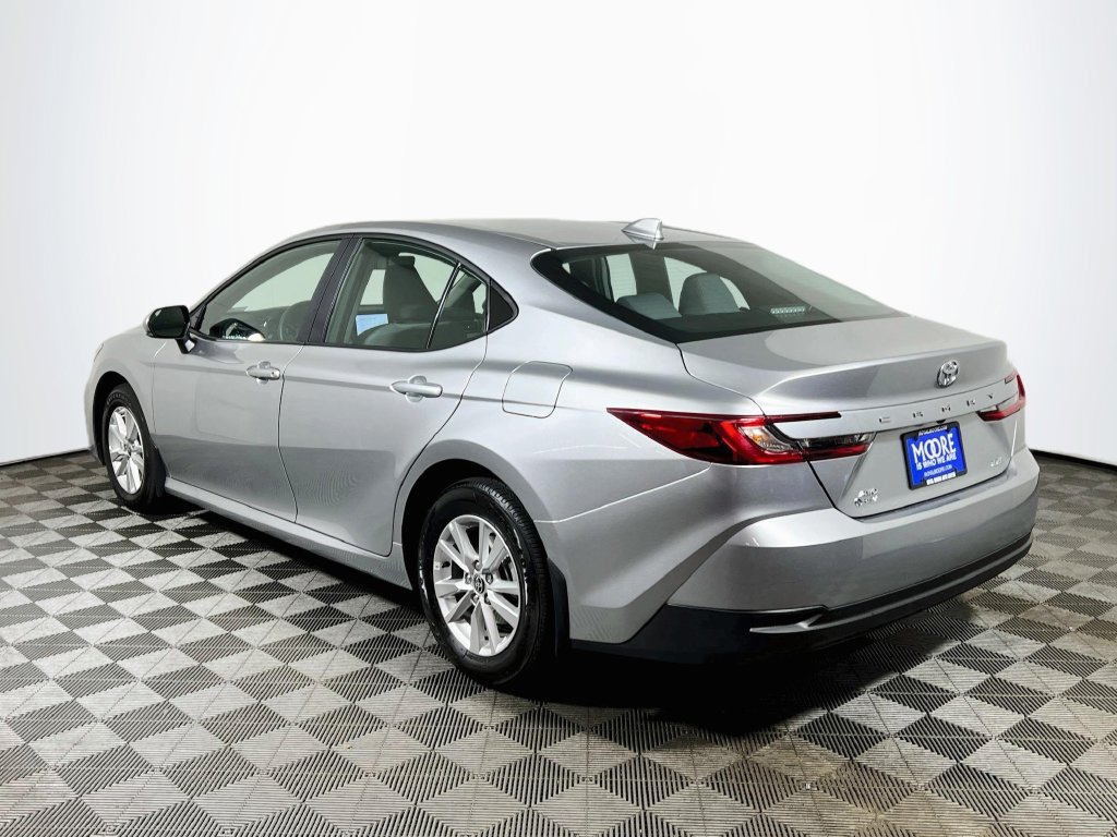 Used 2025 Toyota Camry LE w/ Convenience Package AWD/4WD image 5