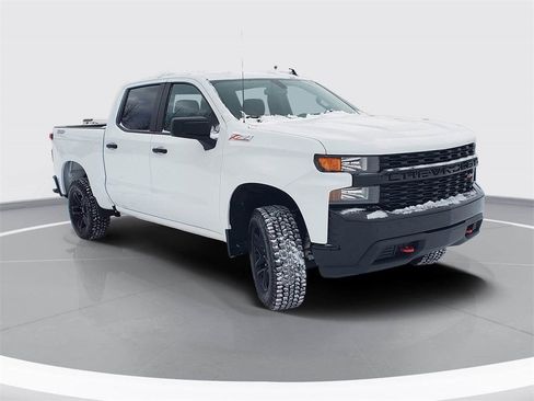 Used 2020 Chevrolet Silverado 1500 Custom Trail Boss w/ Custom Convenience Package image 2