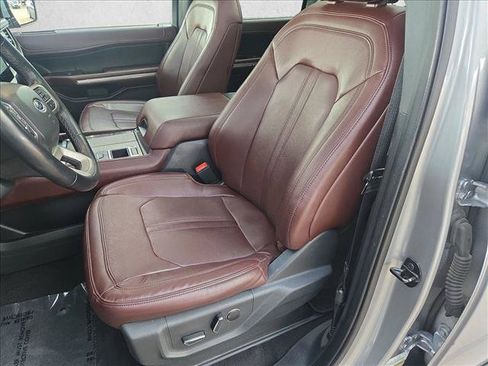Used 2024 Ford Expedition Limited RWD image 17