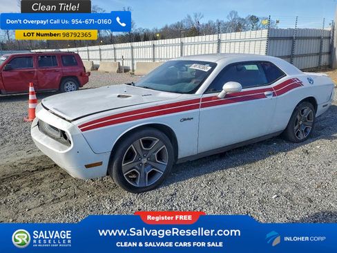 Used 2013 Dodge Challenger R/T image 1