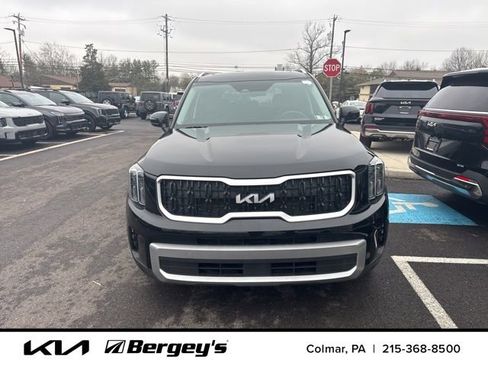 Used 2023 Kia Telluride EX image 2