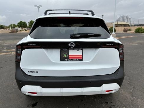 New 2026 Nissan Kicks SV w/ Charging Package FWD image 5