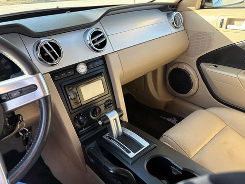 Used 2006 Ford Mustang Coupe image 38