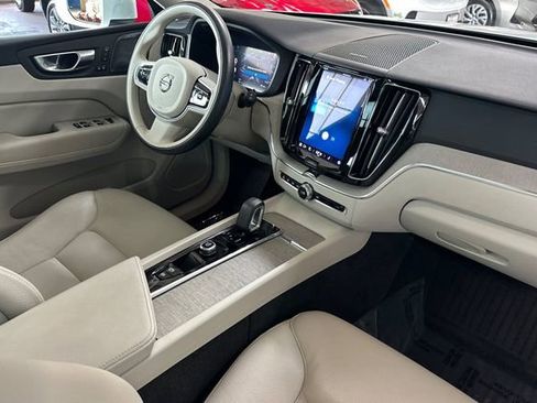 Used 2023 Volvo XC60 B5 Plus AWD/4WD image 19