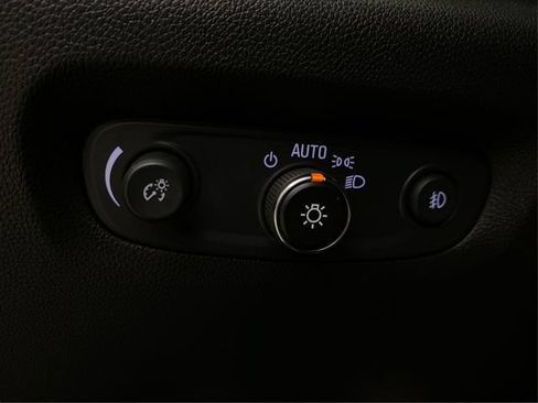 Used 2021 Chevrolet Traverse LT AWD/4WD image 23