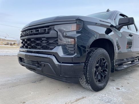 Used 2023 Chevrolet Silverado 1500 Custom image 14