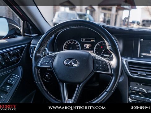 Used 2019 INFINITI QX30 ESSENTIAL w/ Cargo Package image 20