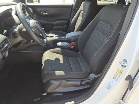Certified 2025 Honda HR-V Sport image 22