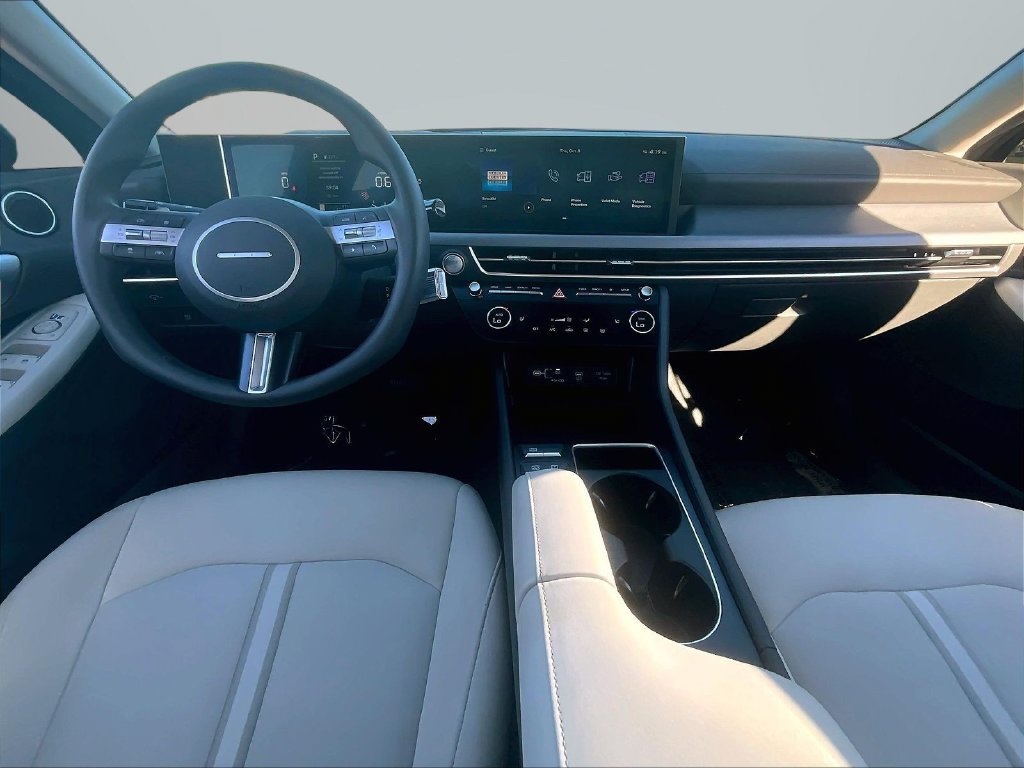 Certified 2025 Hyundai Sonata SEL FWD image 8