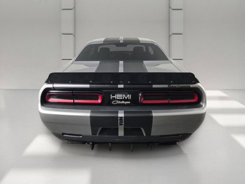 Used 2016 Dodge Challenger SRT Hellcat RWD image 6