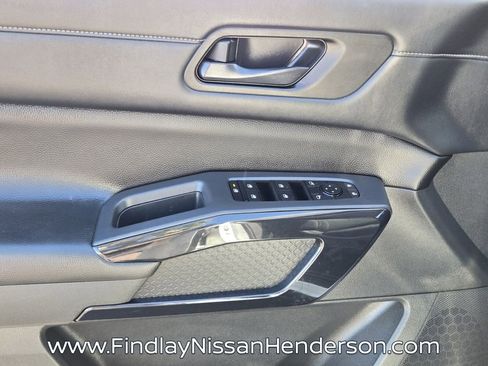 Used 2024 Nissan Pathfinder SV FWD image 21