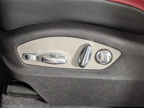 New 2026 Porsche Macan image 28