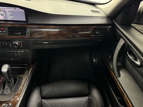 Used 2011 BMW 335i xDrive Sedan image 17