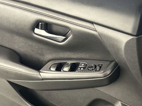 Used 2023 Nissan Sentra SV image 18