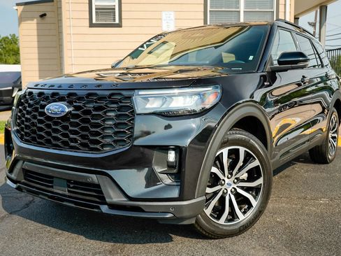 Used 2025 Ford Explorer ST-Line AWD/4WD image 9
