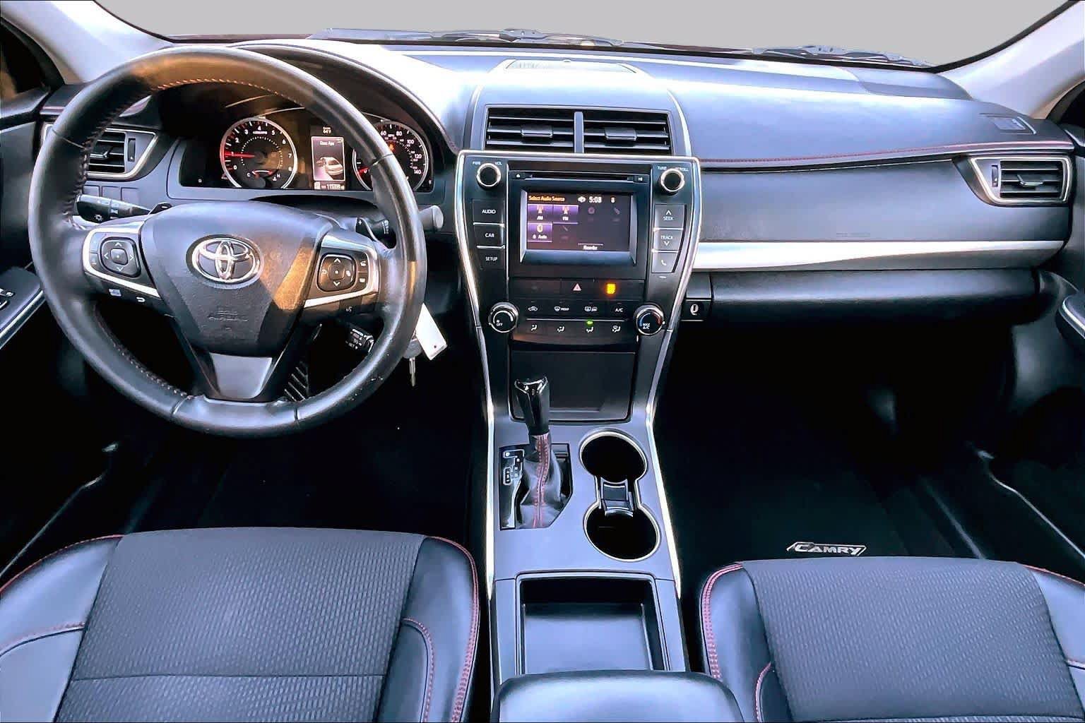 Used 2016 Toyota Camry SE FWD image 14