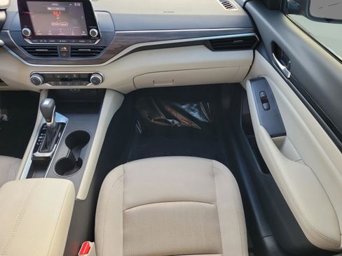 Certified 2025 Nissan Altima 2.5 SV image 16
