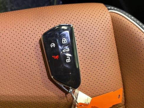 Used 2026 Volkswagen Tiguan SEL R-Line AWD/4WD image 21