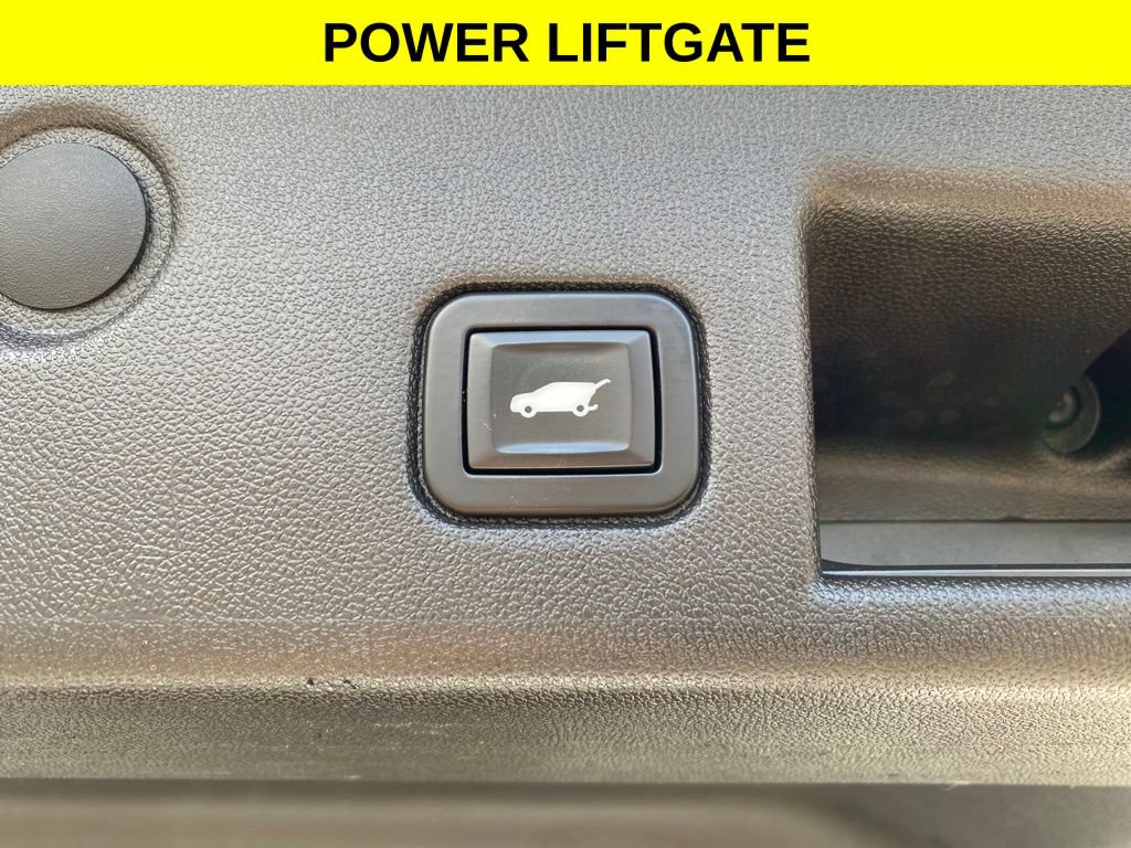 Used 2018 Chevrolet Equinox LT w/ Sun & Infotainment Package FWD image 16