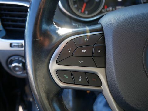 Used 2020 Jeep Cherokee Limited image 26