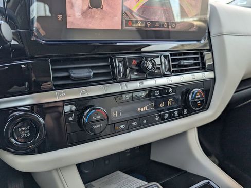 New 2026 Nissan Pathfinder SL w/ SL Premium Package FWD image 16