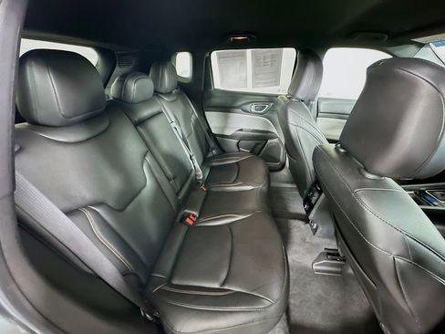 Certified 2024 Jeep Compass Latitude image 36