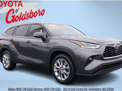 Used 2023 Toyota Highlander Limited