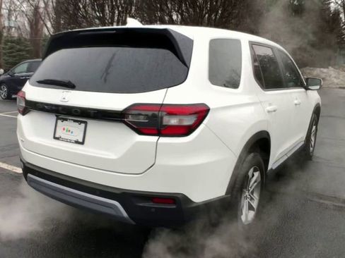 New 2025 Honda Pilot EX-L image 9