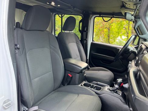 Used 2020 Jeep Wrangler Unlimited Sport image 26