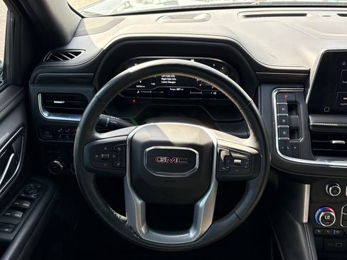 Used 2022 GMC Yukon XL SLT w/ SLT Luxury Package AWD/4WD image 18