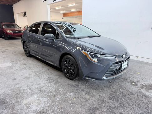Used 2024 Toyota Corolla LE FWD image 2