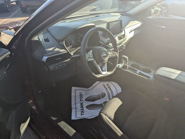 Certified 2025 Nissan Altima 2.5 SV FWD image 12