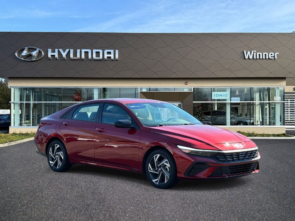 Certified 2025 Hyundai Elantra Sport FWD image 5