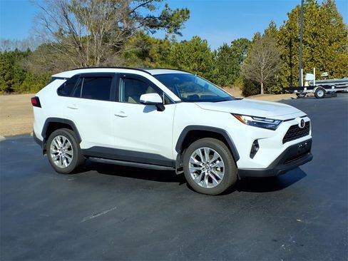 Used 2024 Toyota RAV4 XLE Premium image 1
