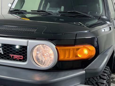 Used 2013 Toyota FJ Cruiser 4WD image 11