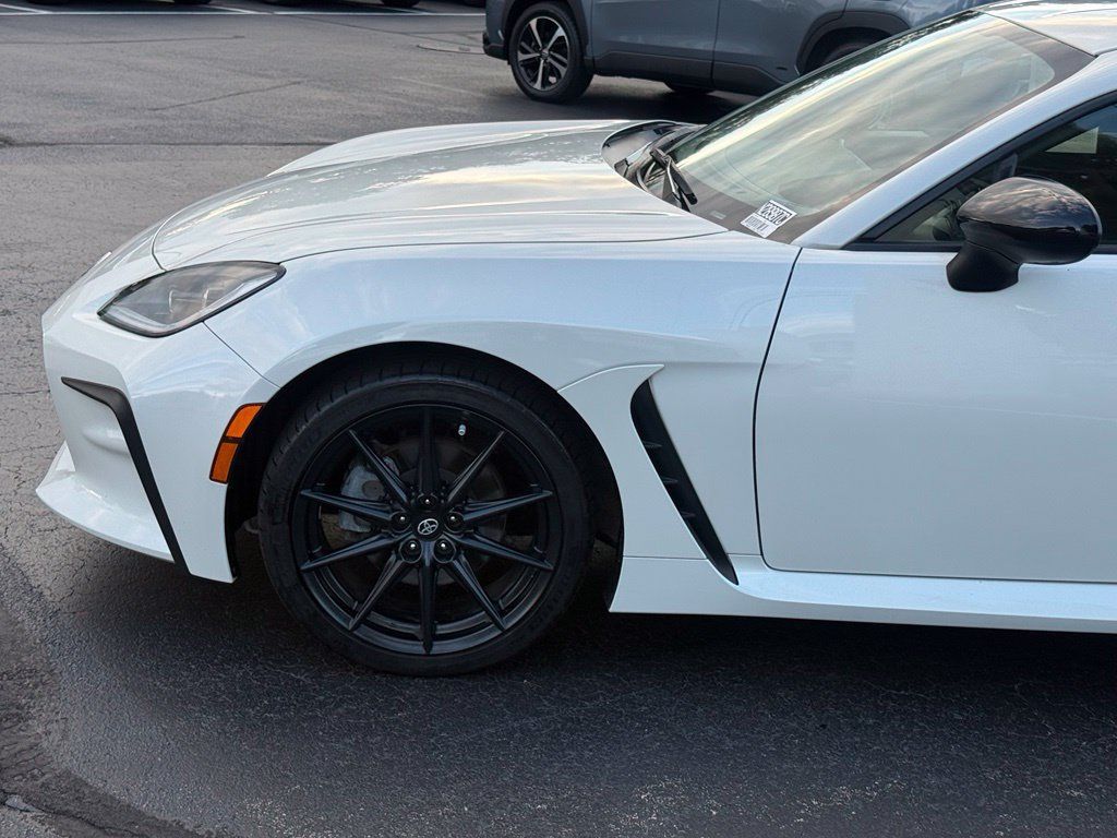 Used 2024 Toyota GR86 Premium RWD image 2