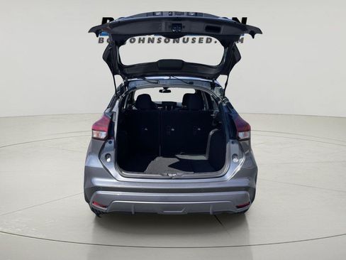 Used 2023 Nissan Kicks S FWD image 9