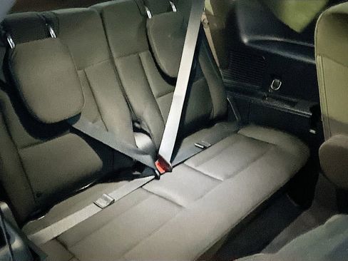 Used 2022 Ford Explorer XLT image 27