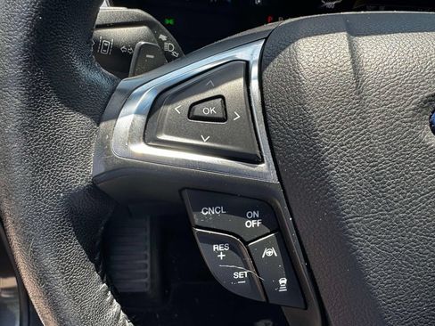 Used 2019 Ford Edge Titanium w/ Equipment Group 301A AWD/4WD image 21