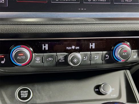 Used 2023 Audi Q3 2.0T Premium w/ Convenience Package image 17