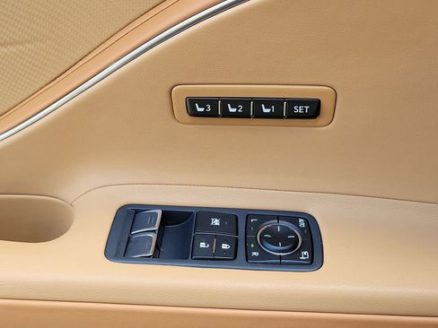 Used 2022 Lexus LC 500 Convertible image 17