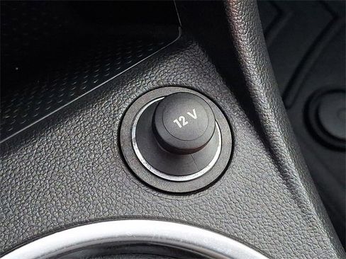 Used 2013 Volkswagen Beetle 2.0T image 23