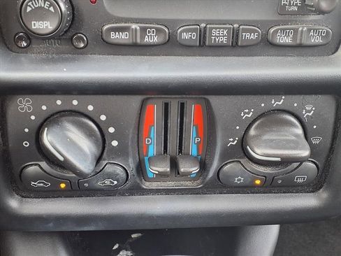 Used 2004 Chevrolet Monte Carlo SS w/ Dale Earnhardt Jr. Package image 5