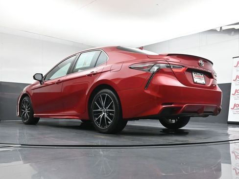 Used 2022 Toyota Camry SE image 37