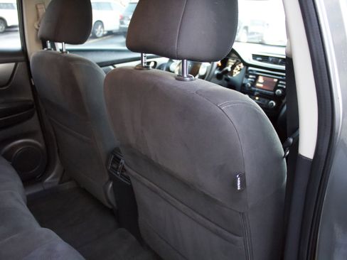 Used 2016 Nissan Rogue S w/ Appearance Package image 30