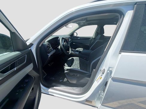 New 2026 Volkswagen Atlas Peak Edition AWD/4WD image 16