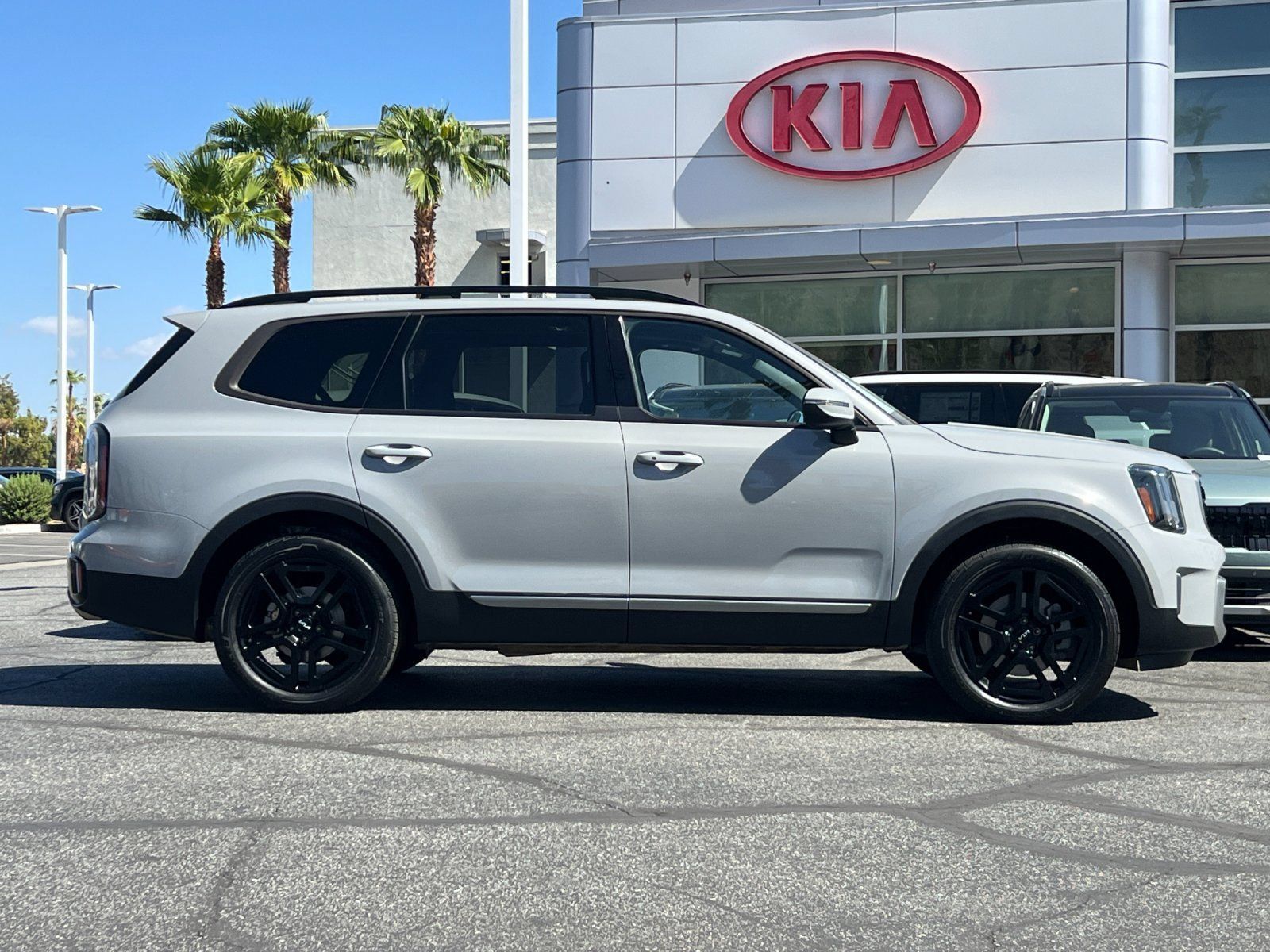 Certified 2023 Kia Telluride EX X-Line AWD/4WD image 2