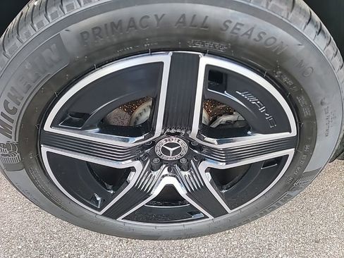 Used 2025 Mercedes-Benz GLC 300 4MATIC image 10