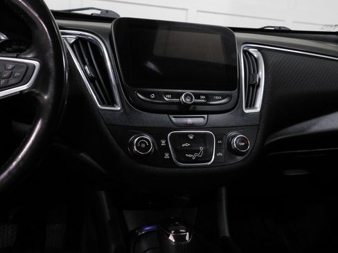 Used 2018 Chevrolet Malibu LT image 47