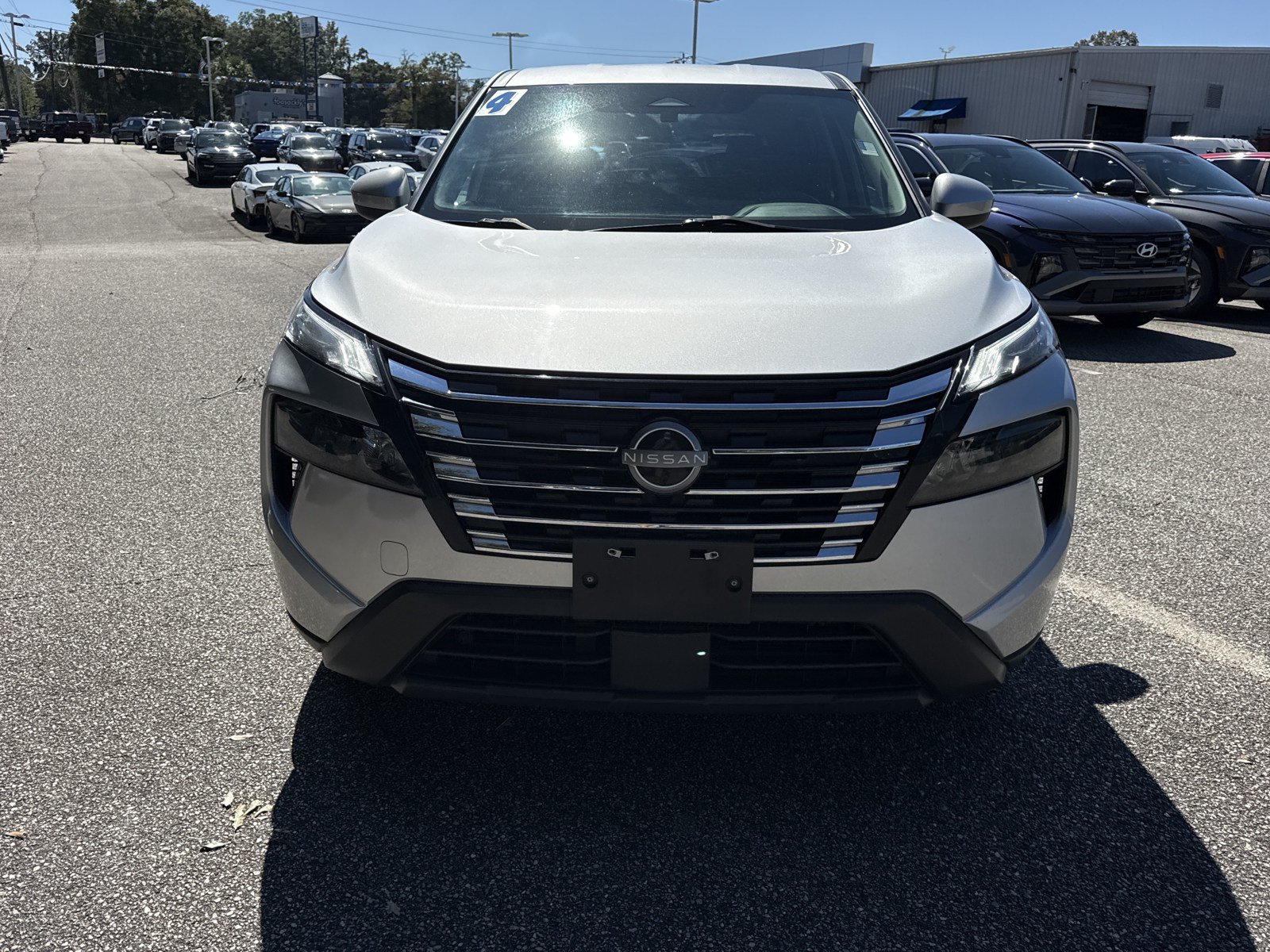 Used 2024 Nissan Rogue SV AWD/4WD image 8